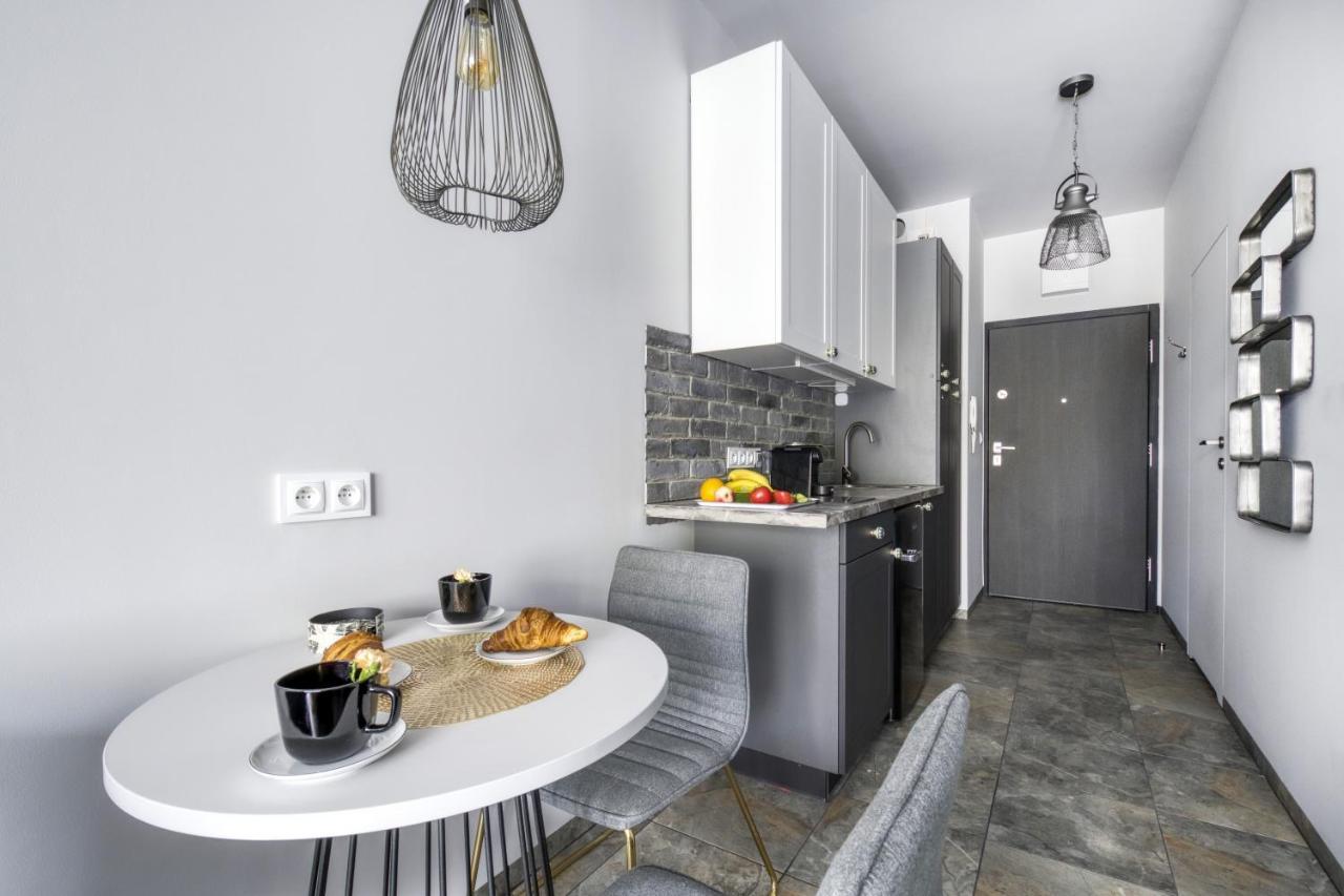 Stylowe Studio Krzemieniecka, Metro Slodowiec, Free Parking By Cosmo Spirit وارسو المظهر الخارجي الصورة