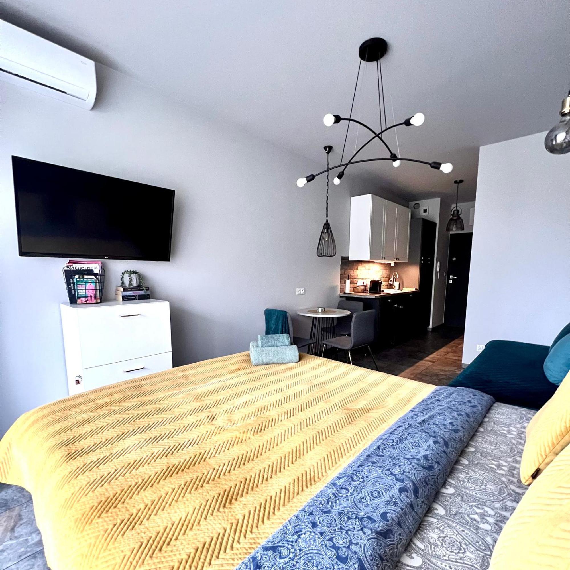 Stylowe Studio Krzemieniecka, Metro Slodowiec, Free Parking By Cosmo Spirit وارسو المظهر الخارجي الصورة